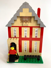 Load image into Gallery viewer, LEGO- Susan B. Anthony & 17 Madison Street
